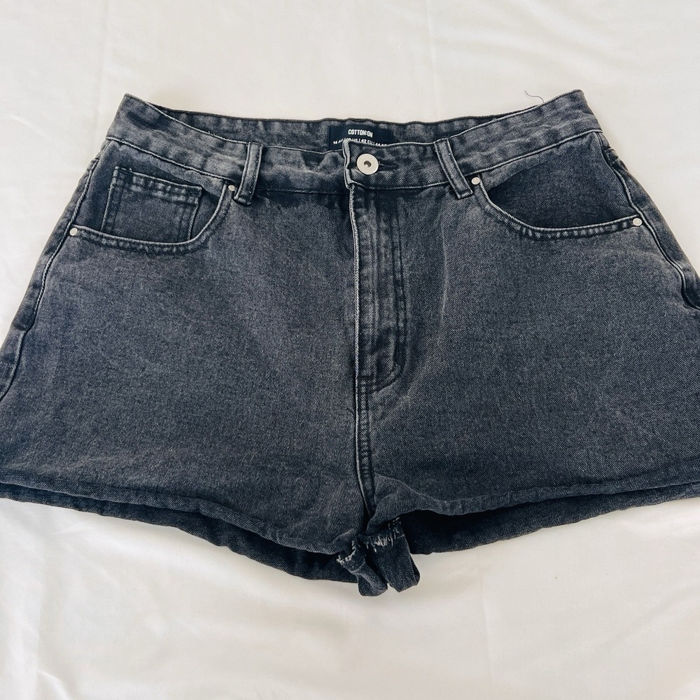 Cotton On Womens Size 10 High Rise Mom Black Denim Shorts Raw Hem 2" Inseam